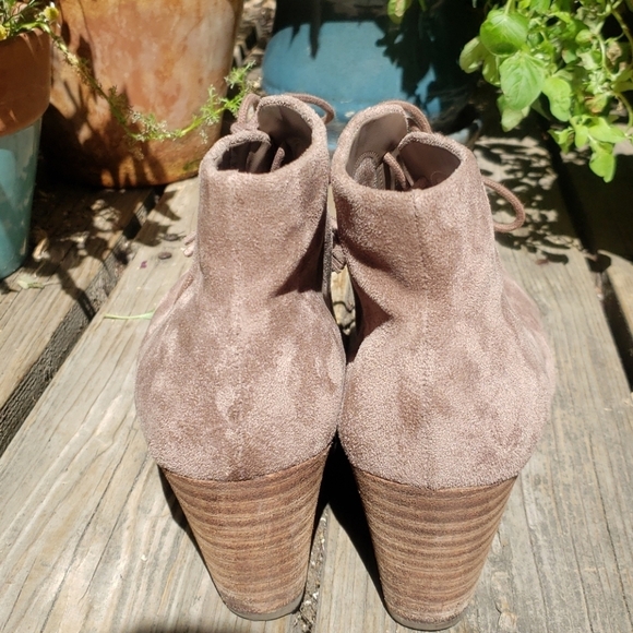 Dr. Scholl's Dakota Wedge Ankle Boot  9 - Picture 11 of 13